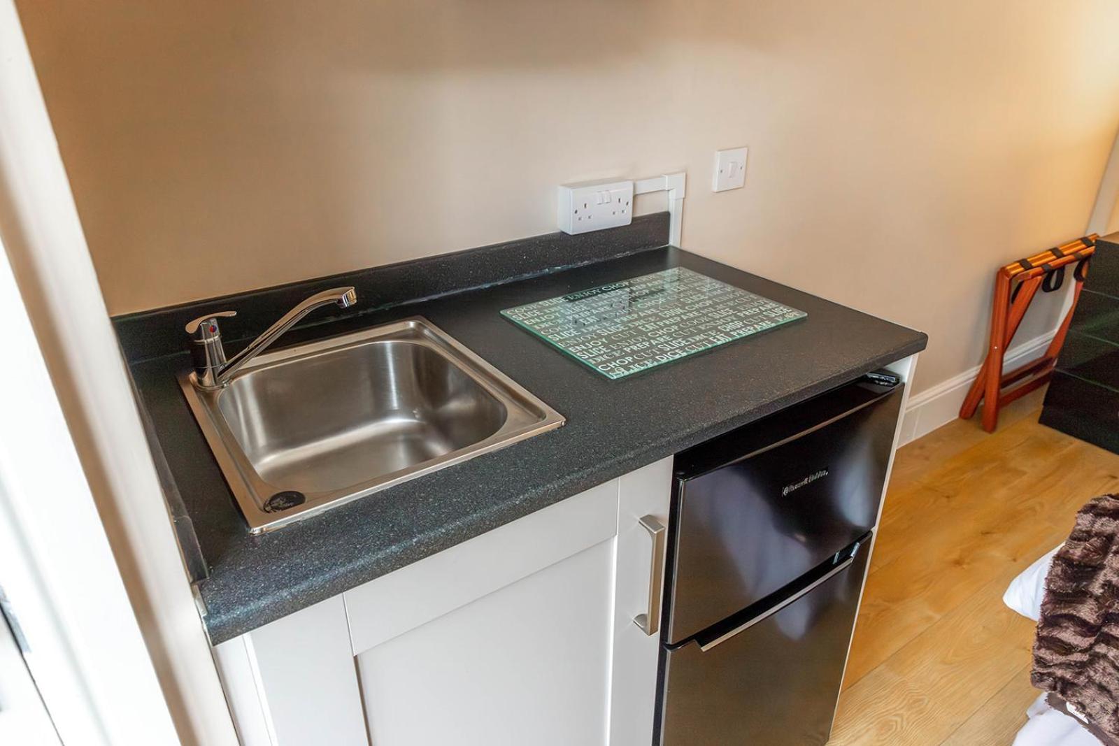 Roger Ground Guest House - With Onsite Car Parking Windermere Extérieur photo