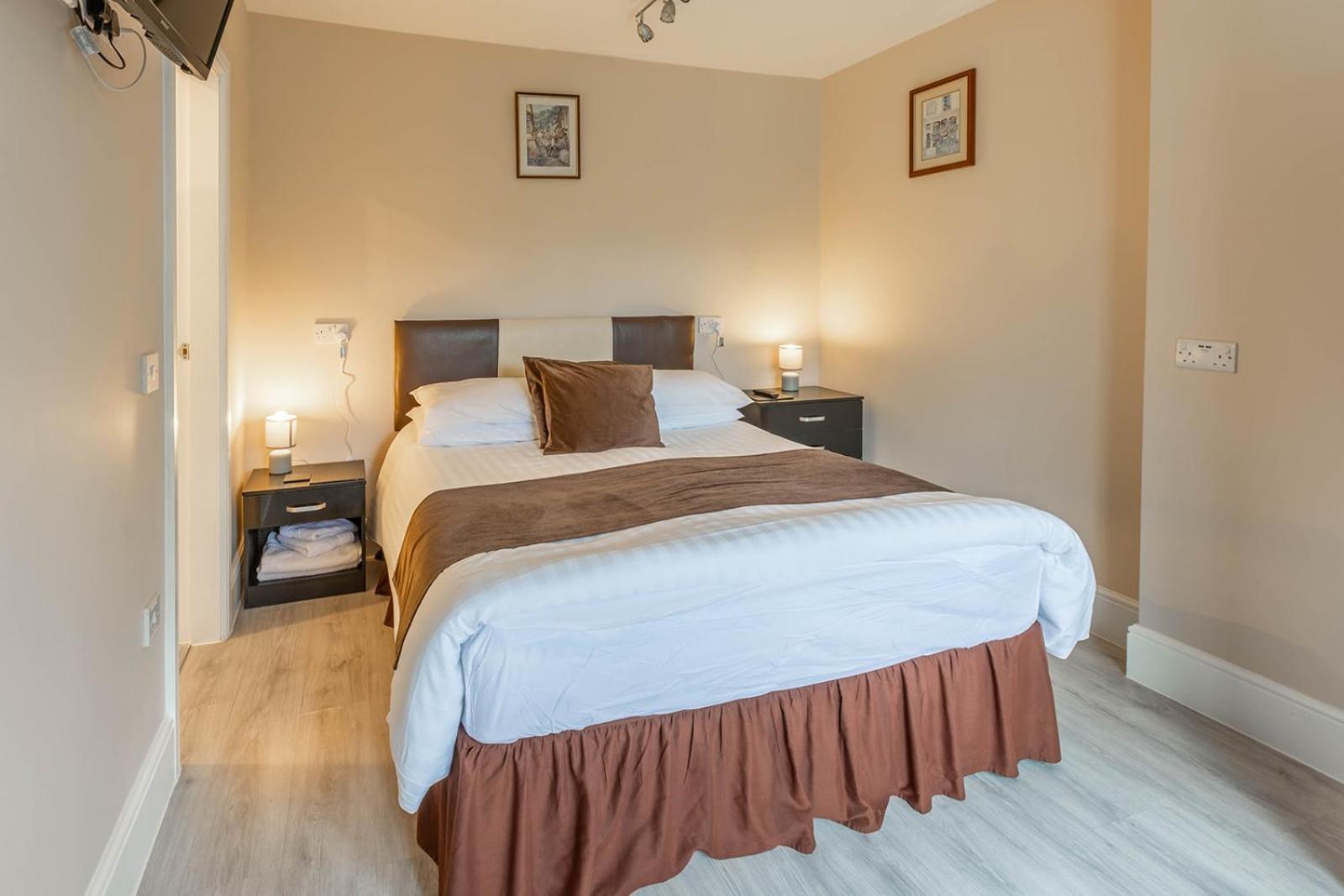 Roger Ground Guest House - With Onsite Car Parking Windermere Extérieur photo