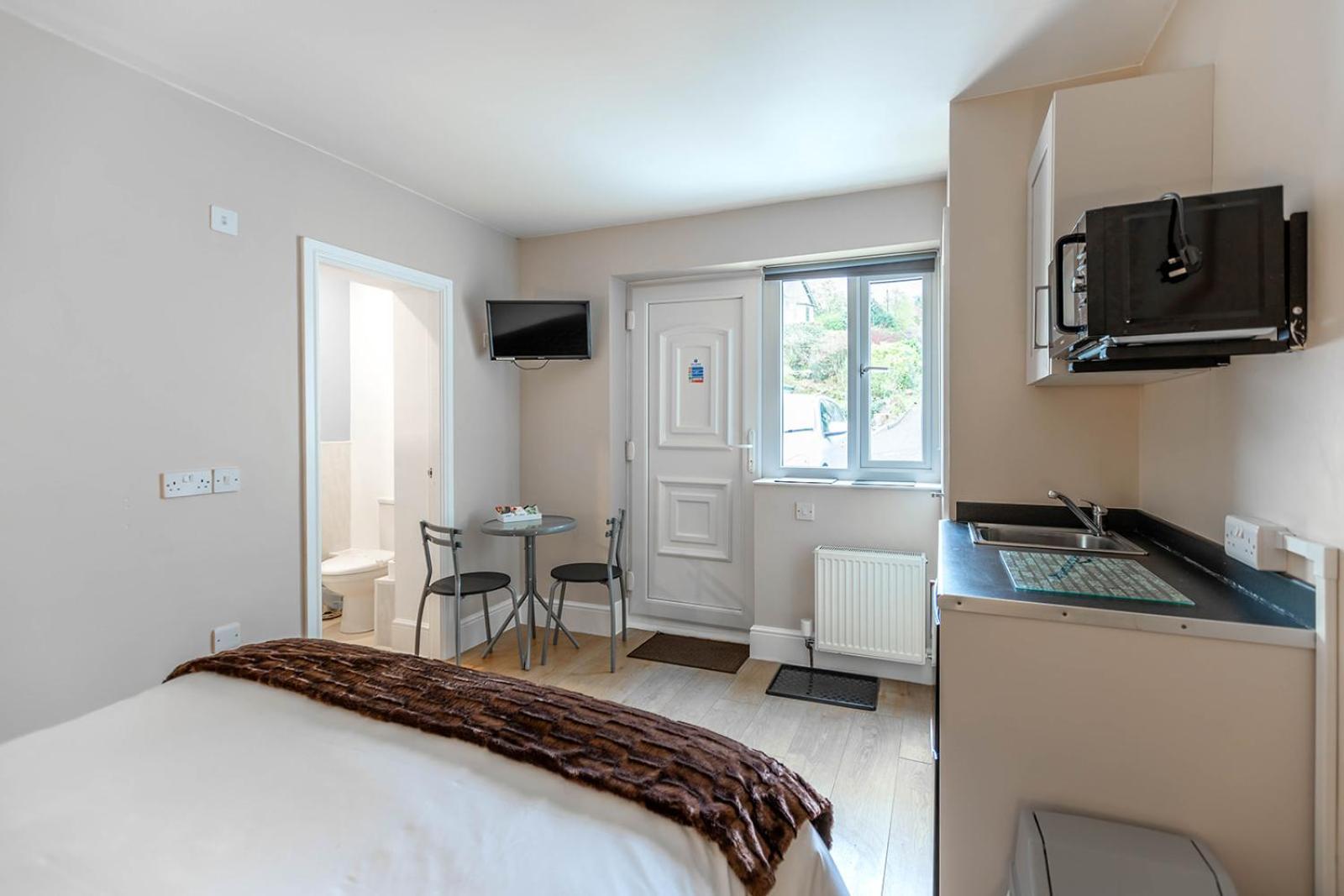 Roger Ground Guest House - With Onsite Car Parking Windermere Extérieur photo