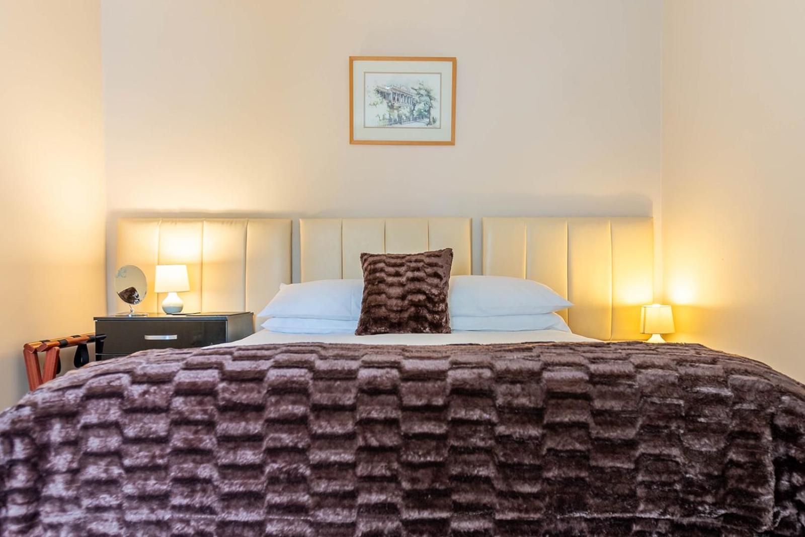 Roger Ground Guest House - With Onsite Car Parking Windermere Extérieur photo