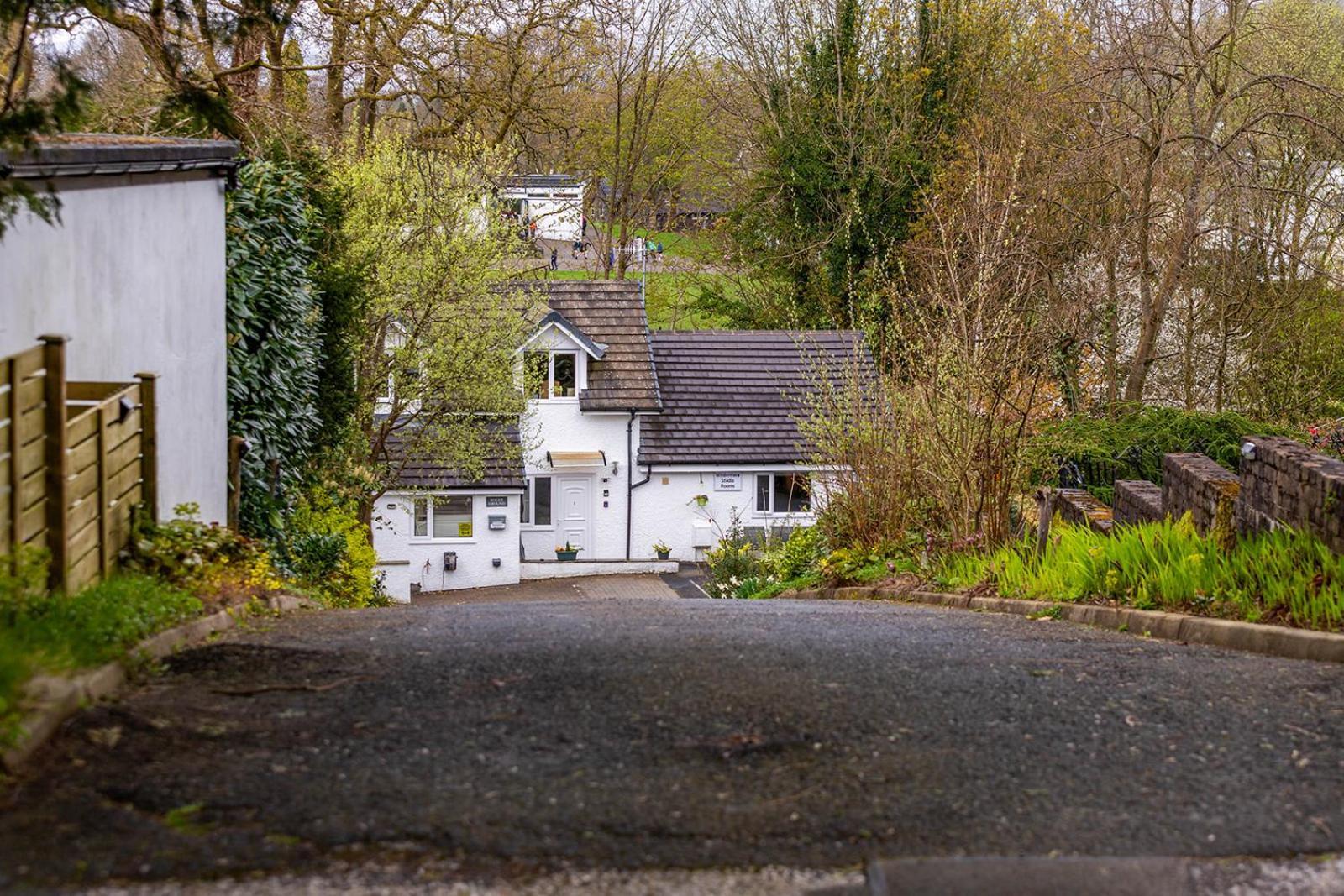 Roger Ground Guest House - With Onsite Car Parking Windermere Extérieur photo