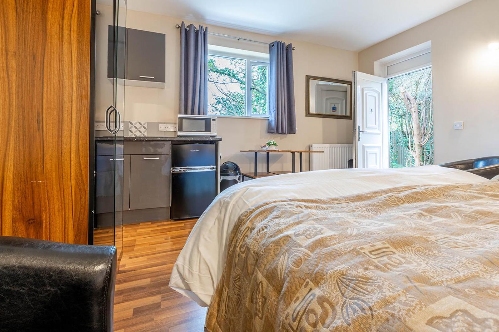 Roger Ground Guest House - With Onsite Car Parking Windermere Extérieur photo